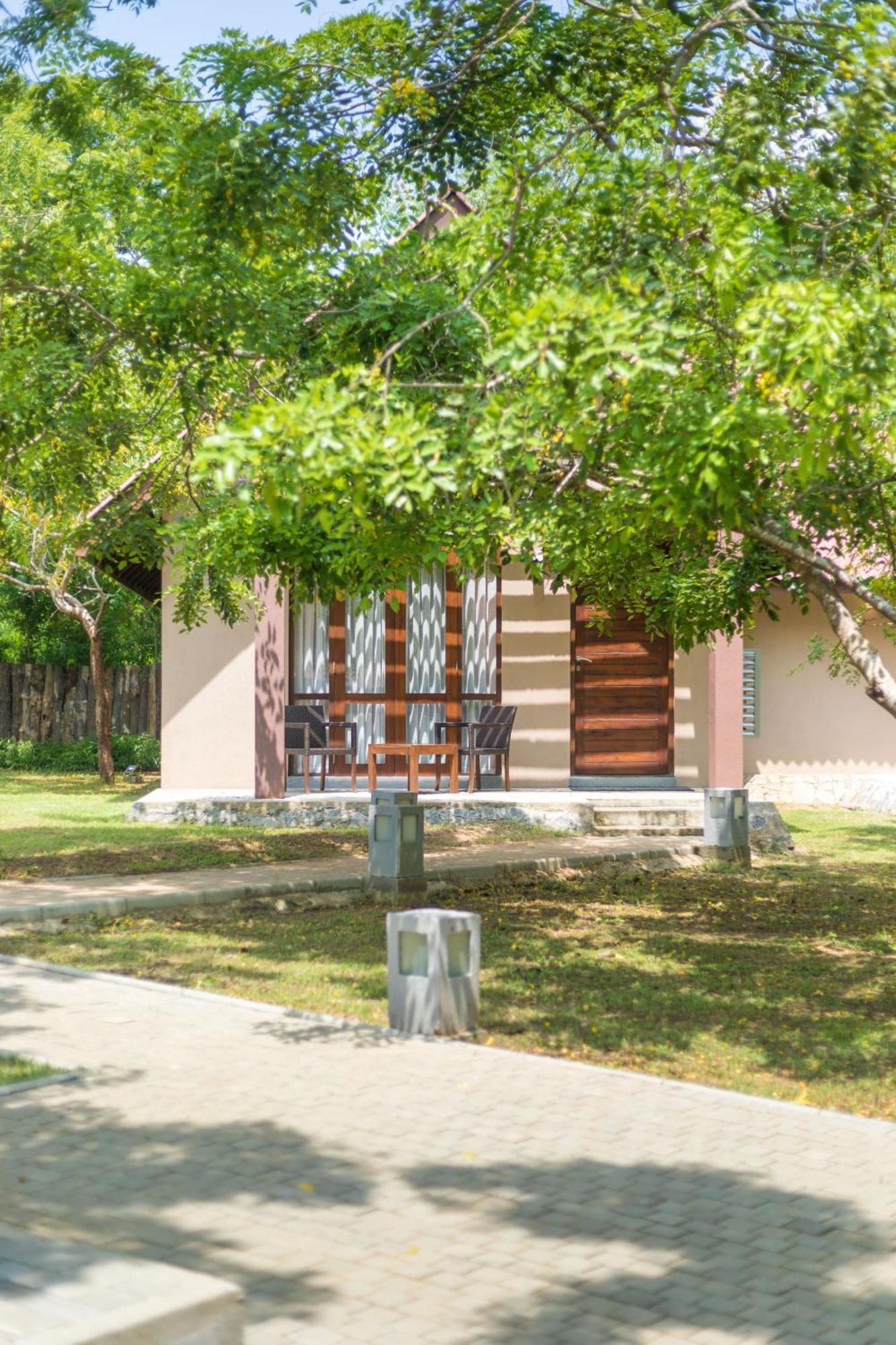 Yala Chalets By Lalan Leisure Kirinda  Exteriör bild